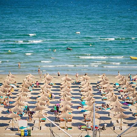 Black Sea Estate Apartment Spa N Pool Beach Resort Năvodari Esterno foto